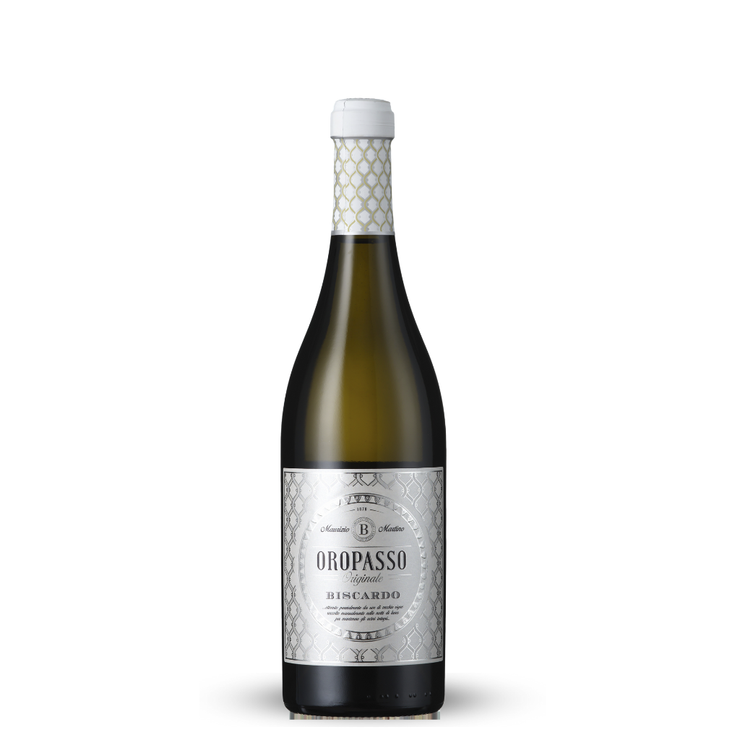 Wine bottle with 'Oropasso' label on a white background